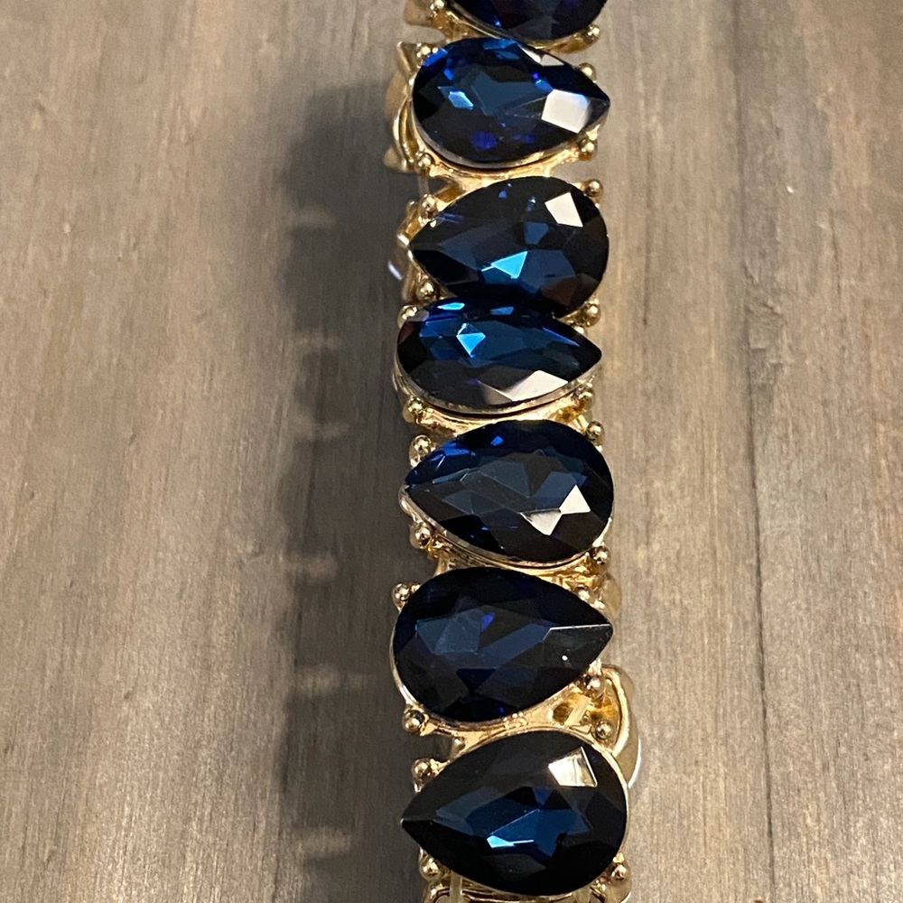 Deep blue jeweled stretch bracelet